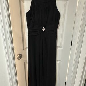 Jessica Howard Black Sleeveless Maxi Dress with Rhinestone Brooch